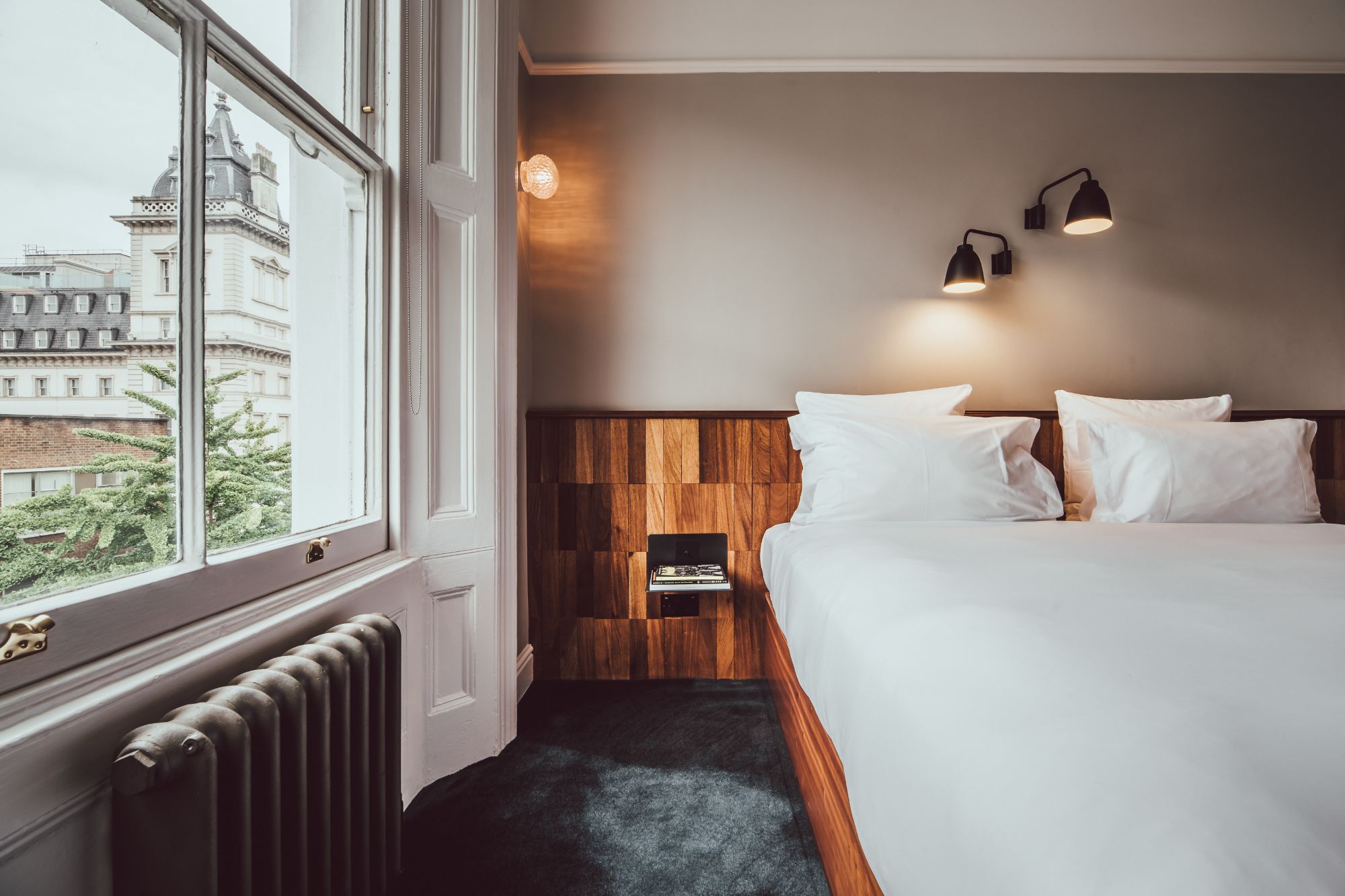 The Pilgrm hotel room